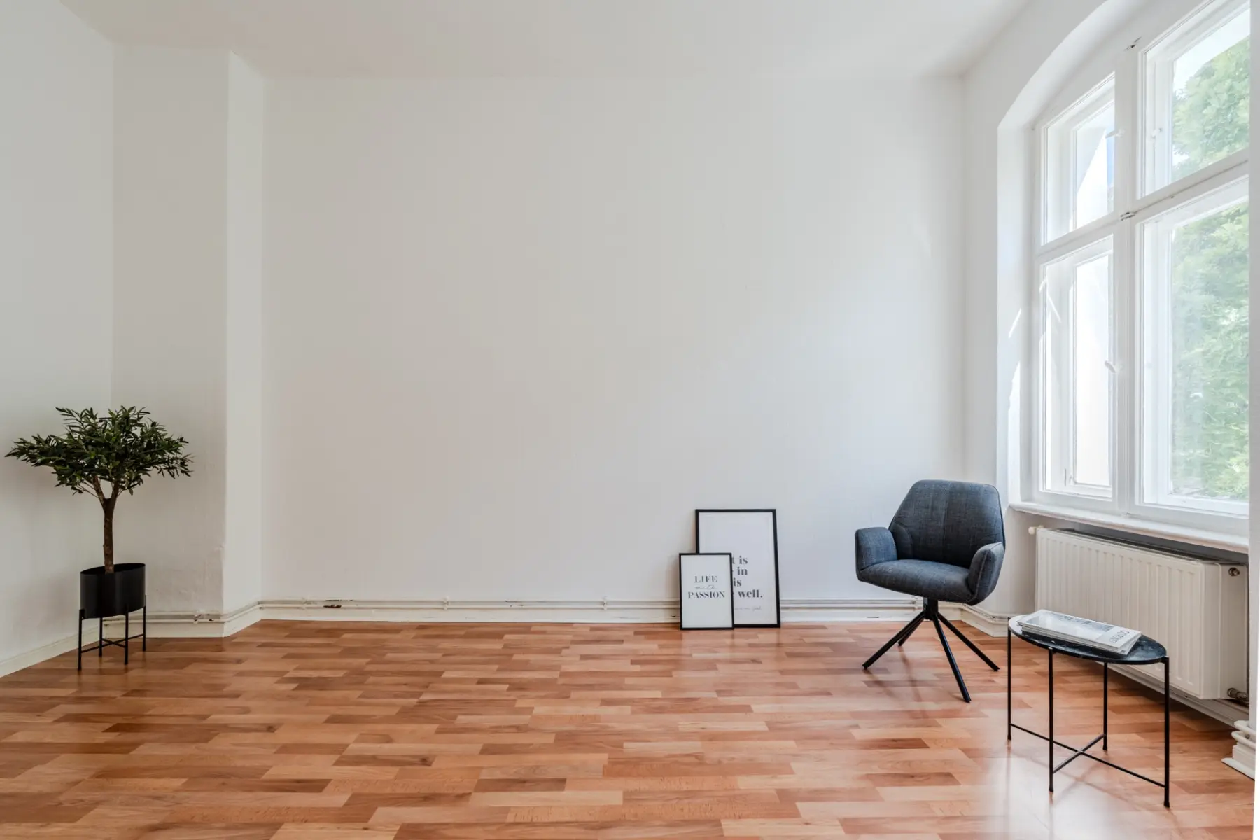 Helle Räume mit beeindruckenden Fensterfronten